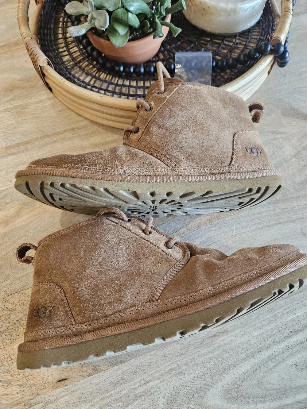UGG Men’s Chestnut Suede Chukka Boots- Men Size 9/women 11